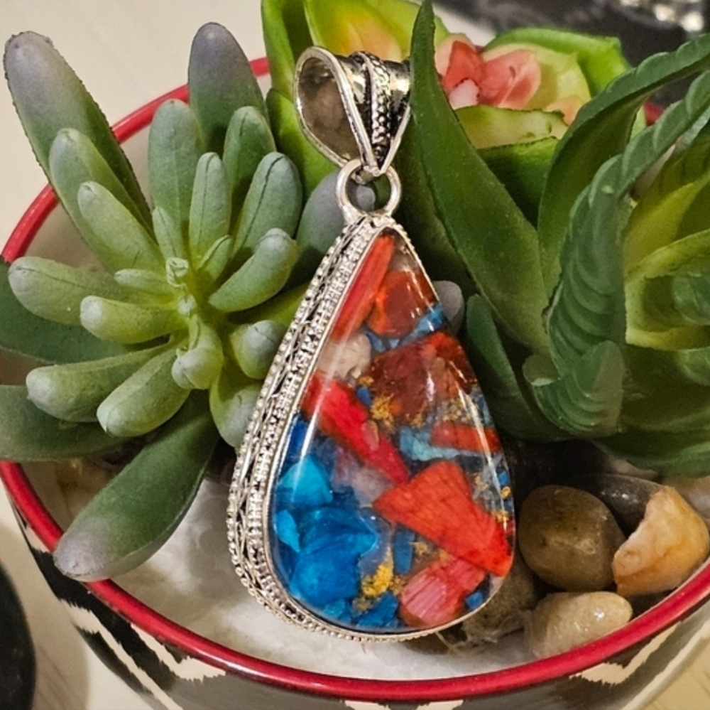 Spiny Oyster Turquoise 2" Pendant - luck, peace, protection
